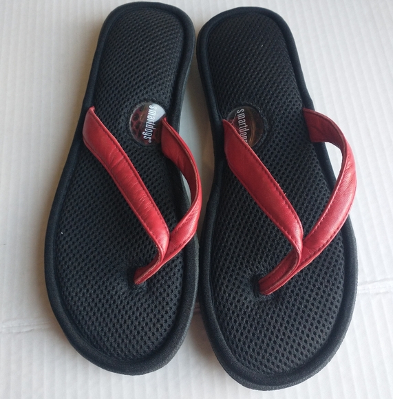 Smart Dog Red Black Flip Flops Size 6.5 - 7 - Picture 2 of 5